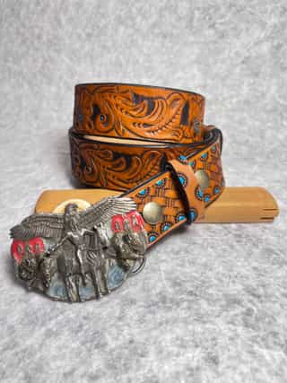 Ceinture repoussé motif floral