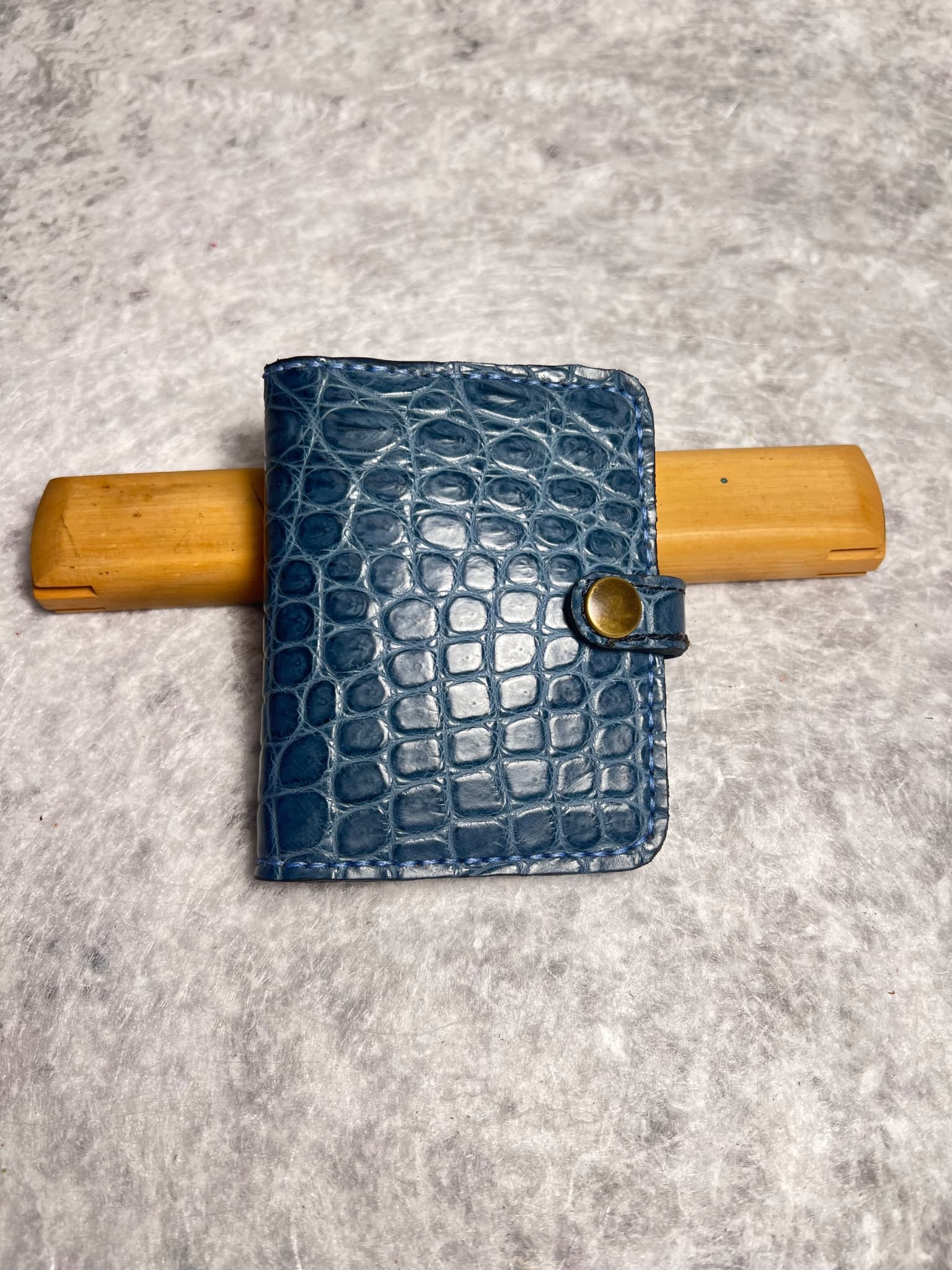 Porte cartes en cuir de crocodile