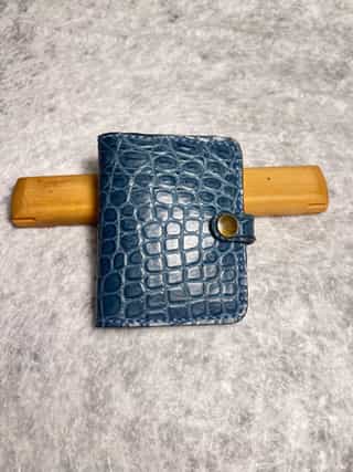 Porte cartes en cuir de crocodile