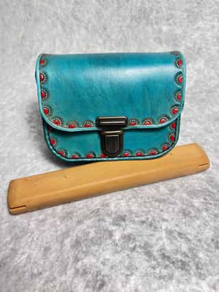 Pochette ceinture repoussé turquoise