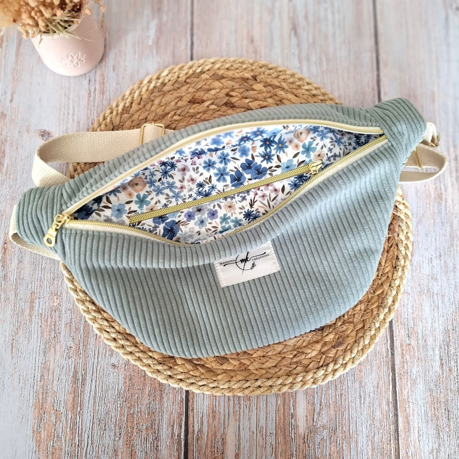 Sac banane XL en velours côtelé vert sauge - tissu Romane bleu